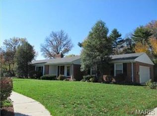 35 Ladue Estates Dr, Saint Louis, MO 63141