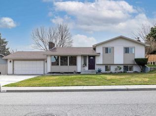 133 Orchard Way, Richland, WA 99352