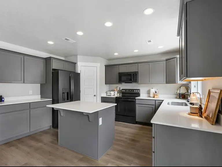 148 N 200 E — Photo 15