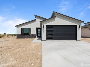 1244 E Mount Hood St, Othello, WA 99344