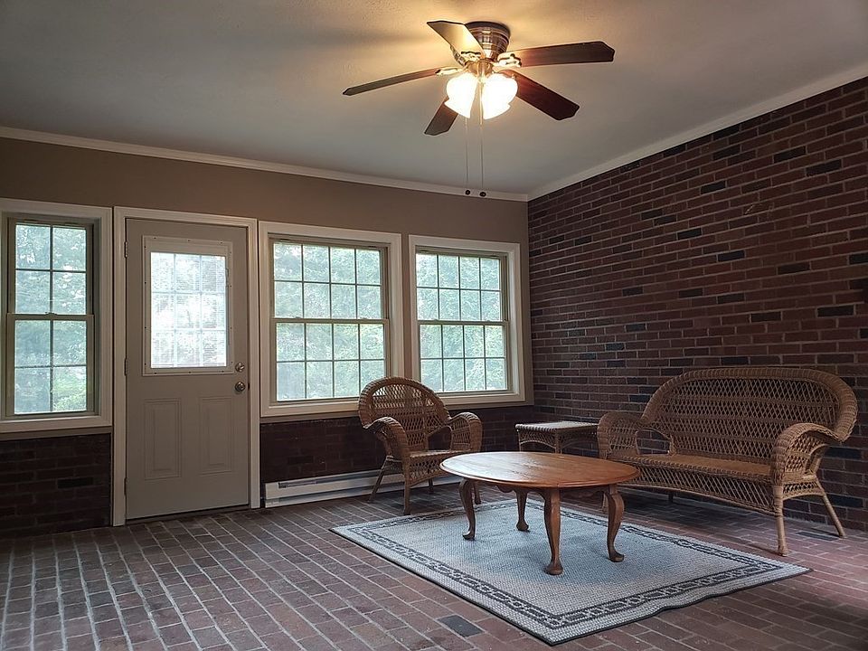 146 Electric Ave, Lunenburg, MA 01462 Zillow