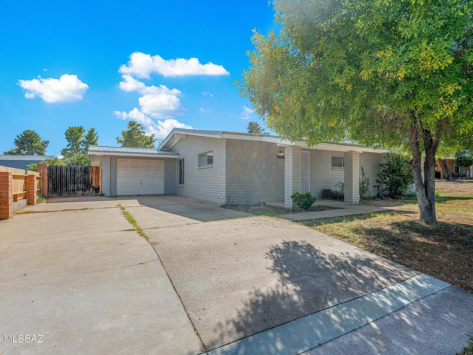 4 bed, 2.0 bath, 2116 sqft, $1,325 — Photo 3