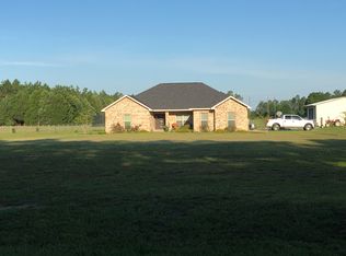 4696 Main St, Holt, FL 32564