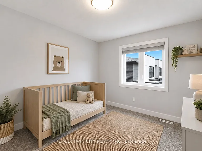 499 Sophia Cres #56 — Photo 16