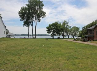 517 Cedar Point Rd, Sandusky, OH 44870