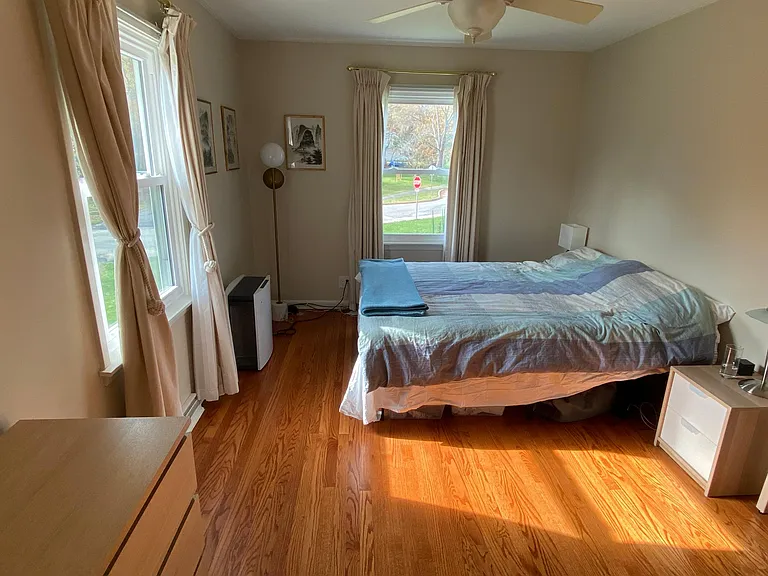 1900 E Windsor Dr — Photo 3
