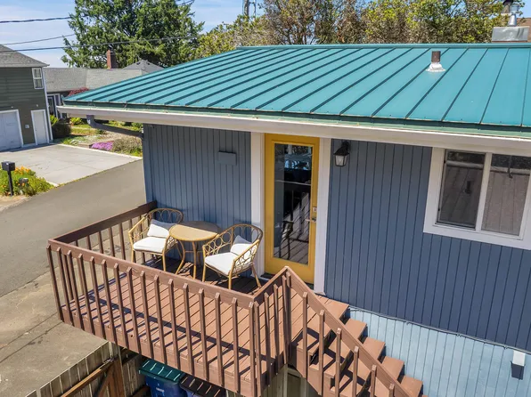 2826 NW Oar Ave, Lincoln City, OR 97367