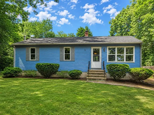 39 Bayview Rd, Taunton, MA 02780