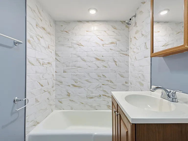 12-12R Granite St #1 — Photo 3