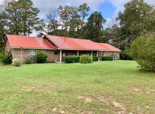 142 Hickory Hill Ln, Lucedale, MS 39452