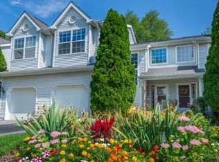 25 Winding Brook Rd, Hamburg, NJ 07419