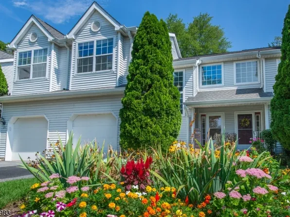 25 Winding Brook Rd, Hamburg Boro, NJ 07419