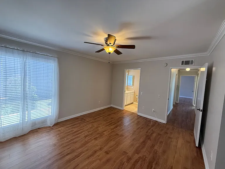 7208 Village 7 — Photo 12