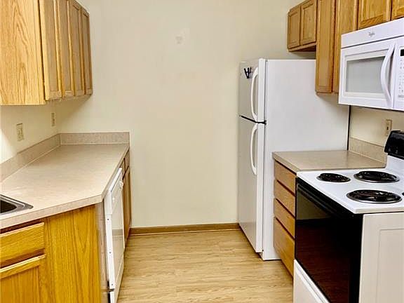 4th image of 426 Oakwood Ave APT F