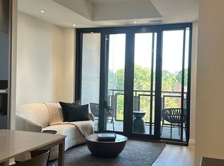 2 Forest Hill Rd #506, Toronto, ON M4V 0B7