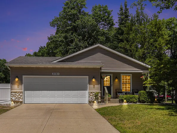 2081 La Crosse St SW, Wyoming, MI 49519