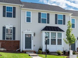 602 Raymond Dr, Oakdale, PA
