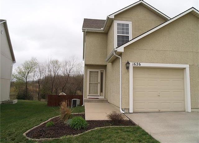 1st image of 1626 N 128th St