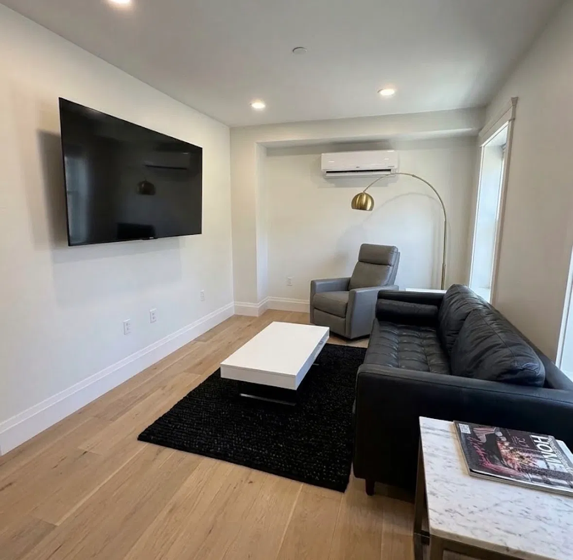 2 bed, 1020 sqft, $4,000 — Photo 2