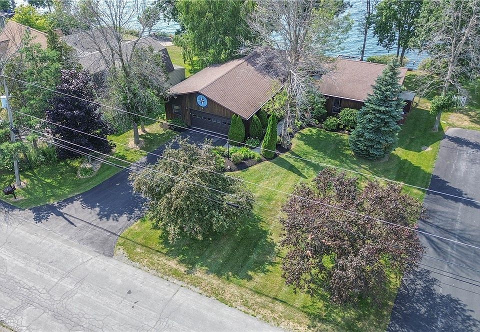 1st image of 20949 Storrs Rd