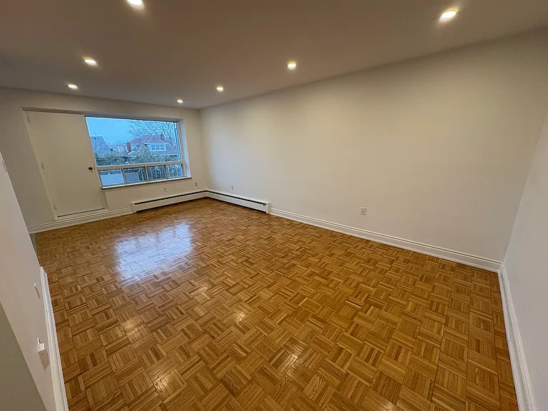 21 Balmoral Ave S #304 — Photo 6