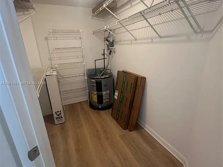 8290 Lake Dr #517 — Photo 12