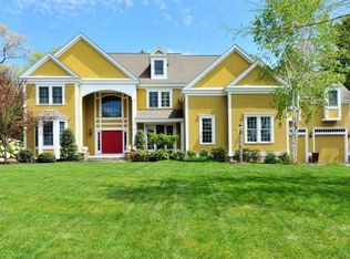 35 Frontier Dr, Walpole, MA 02081