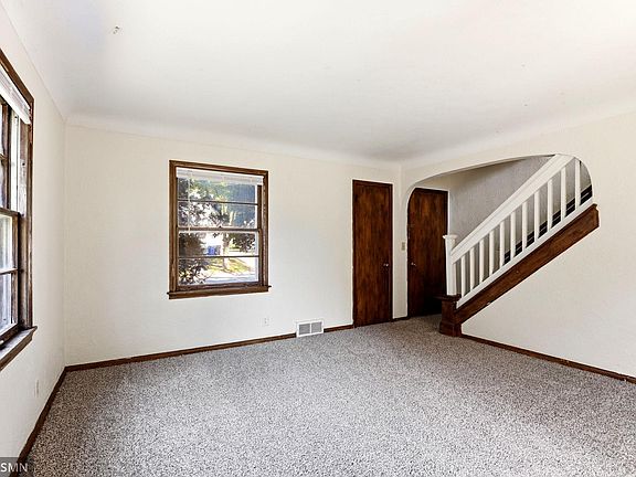 2nd image of 1498 Reaney Ave E