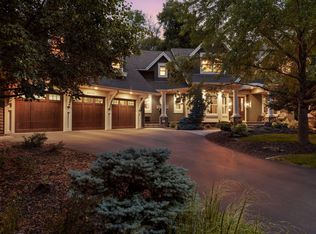 20650 Parkview Ln, Shorewood, MN 55331