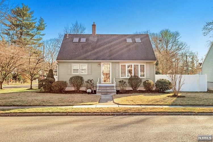 1st image of 406 Pleasant Ave