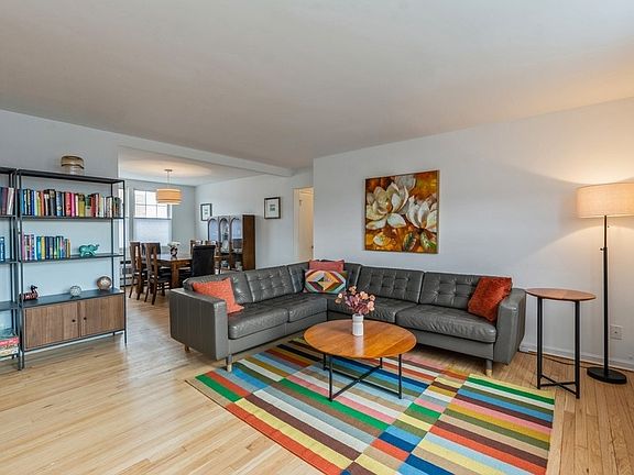 3rd image of 2408 W Farragut Ave APT 3B