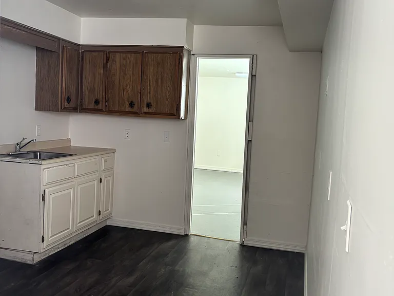 303 S Winterhaven — Photo 22