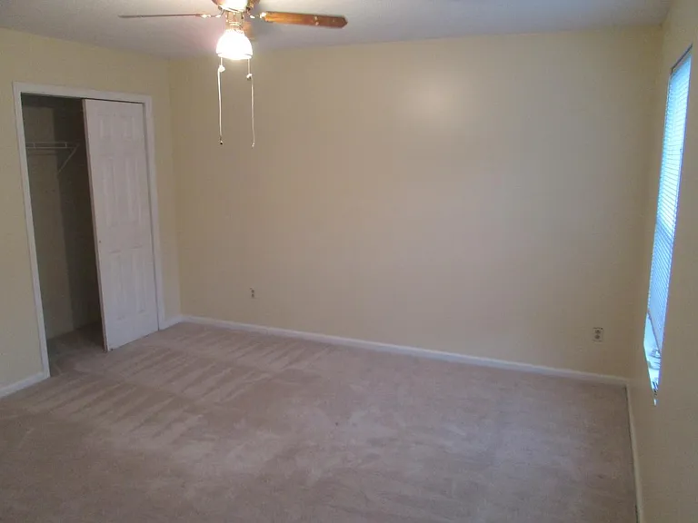 332 Windy Ridge Ln — Photo 11