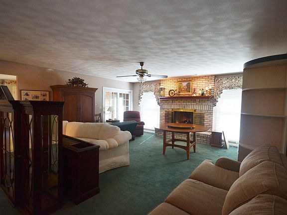 Great Room with Fireplace