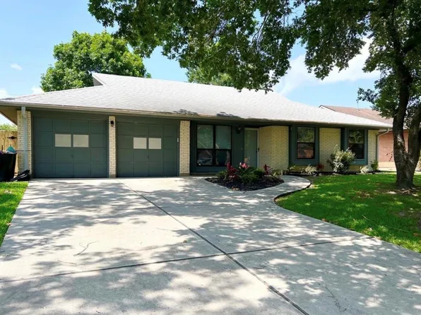 2022 Williamsburg Ct N, League City, TX 77573