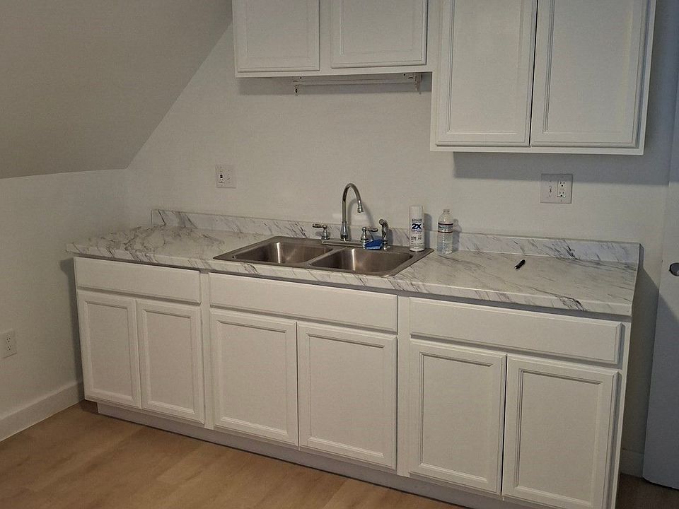 1st image of 709 Belmont Ave #3