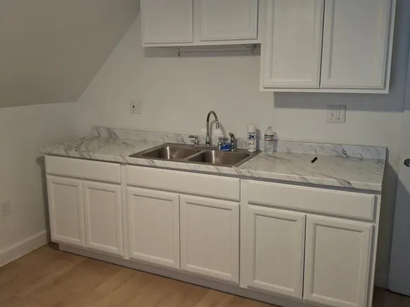 709 Belmont Ave #3, Springfield, MA 01108