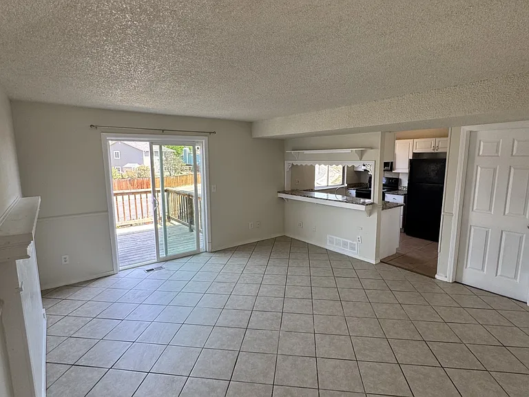 19747 E Princeton Pl — Photo 6