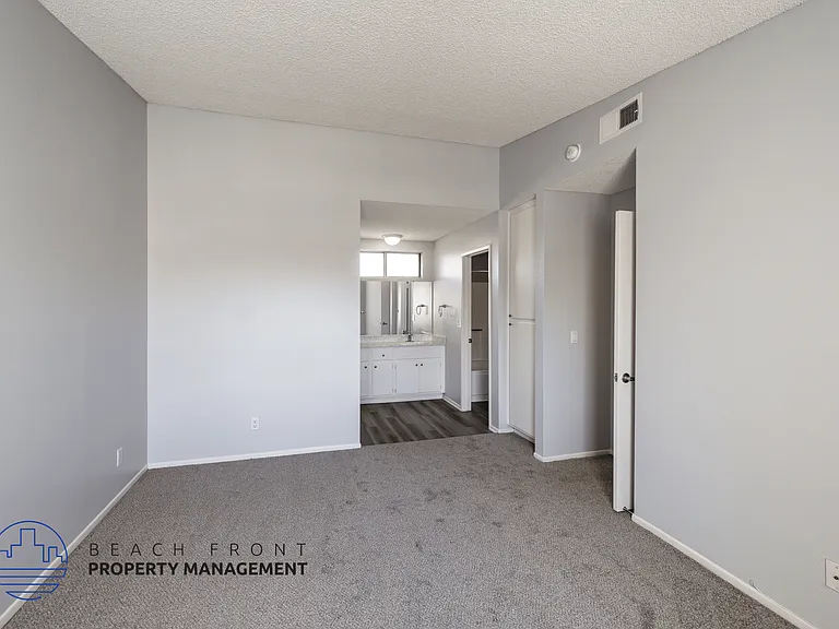 619 E. Riverside Dr. — Photo 25