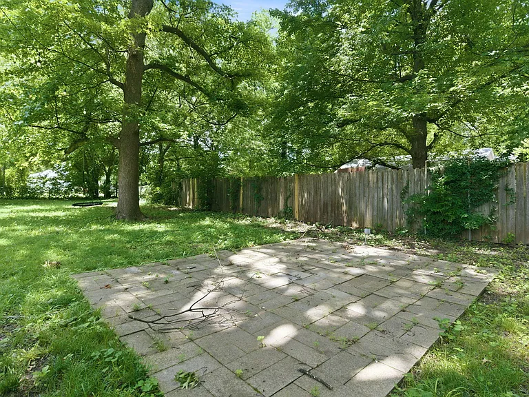 837 S Kentwood Ave — Photo 35