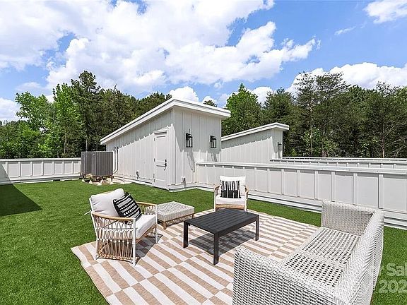 2nd image of 5007 Nimes Rd