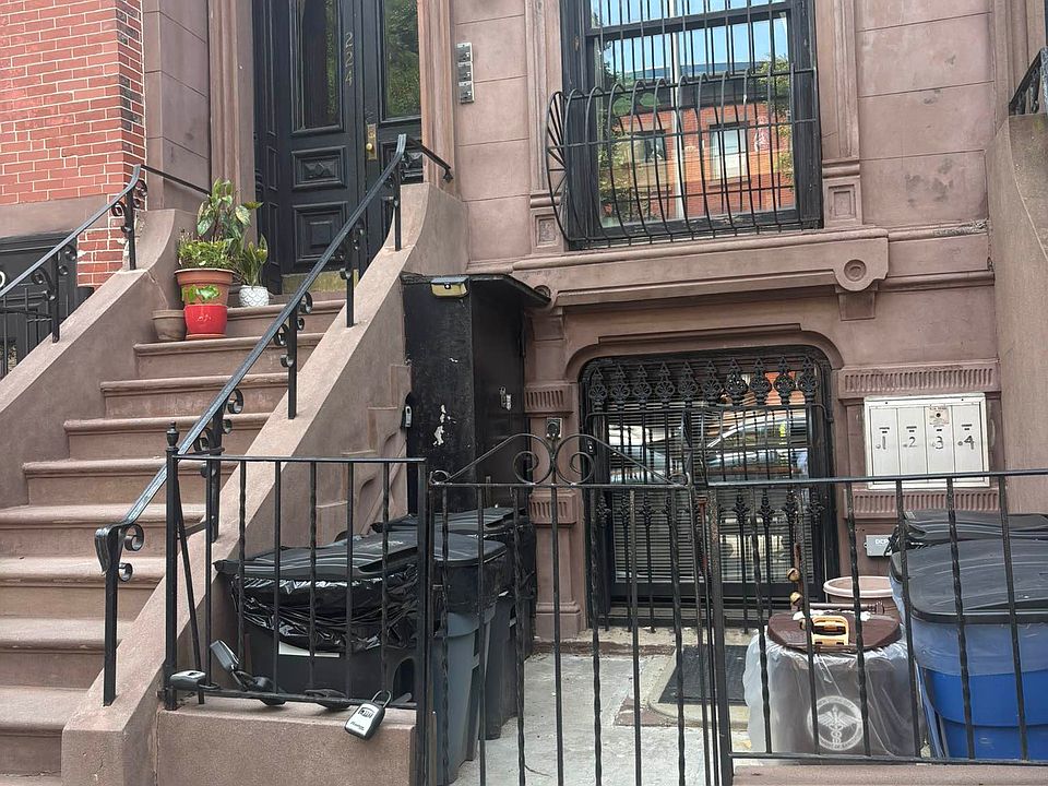 1st image of 224 Cumberland St APT 1