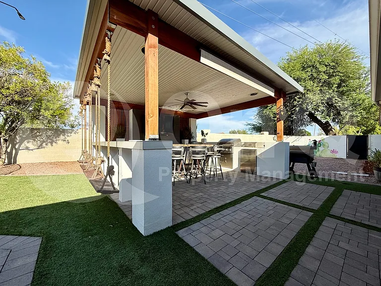 401 S Tiago Dr — Photo 32