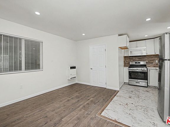 5th image of 2153 Glendon Ave