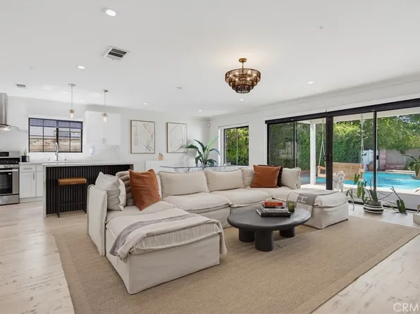 13547 Bessemer St, Van Nuys, CA 91401
