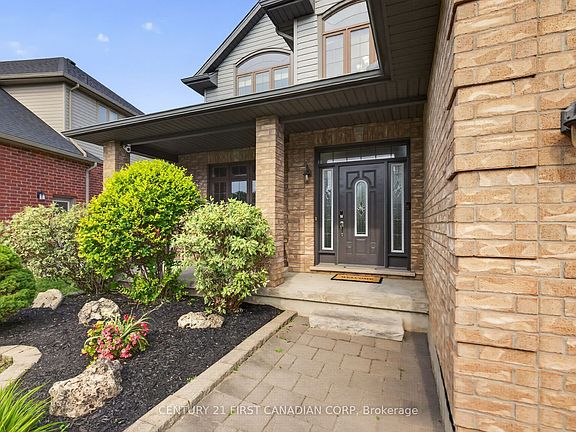 2nd image of 834 Talisman Cres