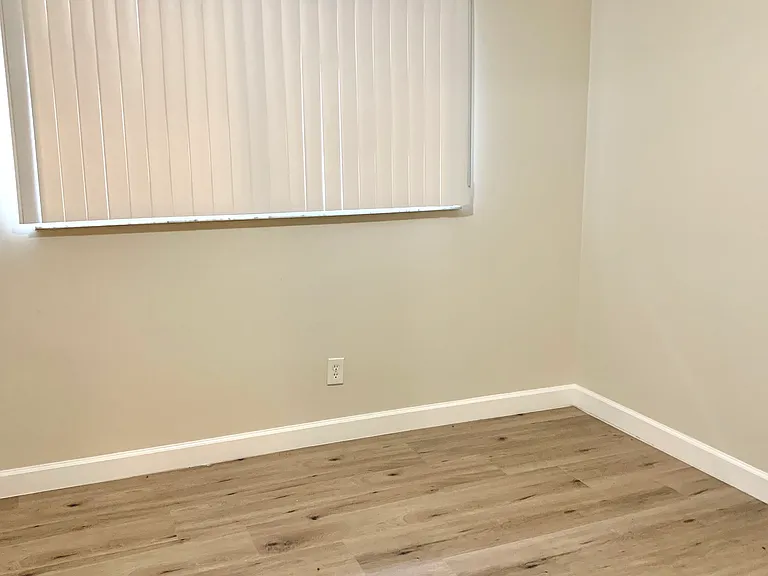 25 Madrid Ln — Photo 9
