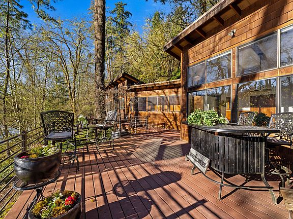 3rd image of 4941 Riverbanks Rd