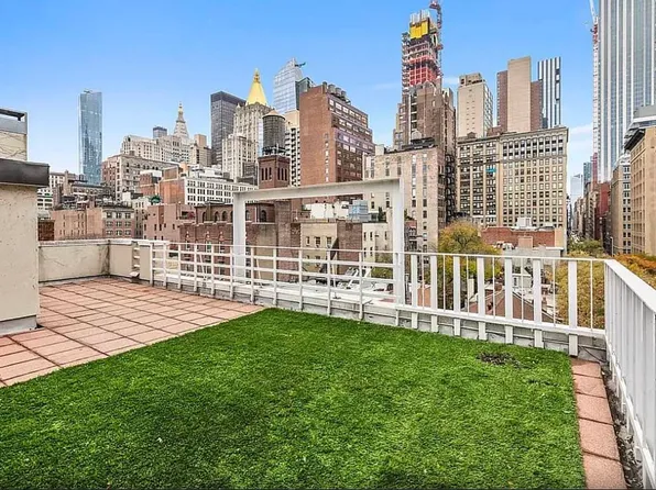 157 Lexington Avenue image 1 of 12