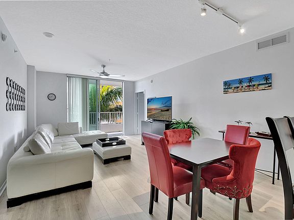 5th image of 700 E Boynton Beach Boulevard #605